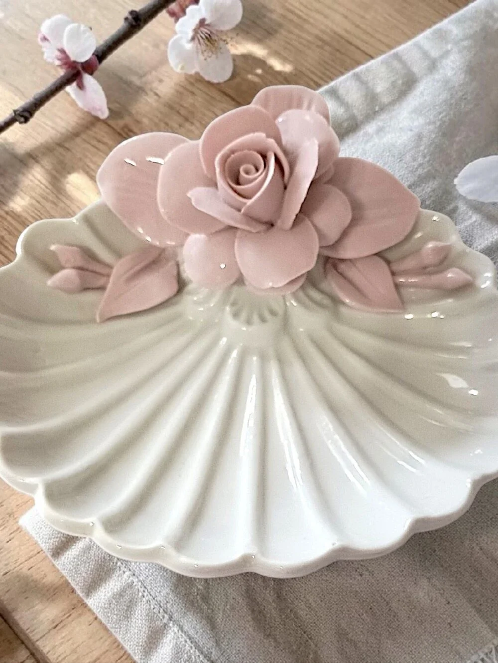 Applied Rose Seashell Candy Trinket Soap Dish Porcelain‎ Shabby Decor Victorian